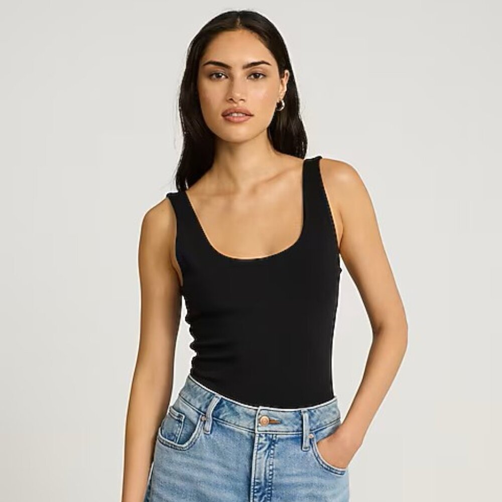 Express Body Contour High Compression Scoop Neck Thong Bodysuit Size Medium